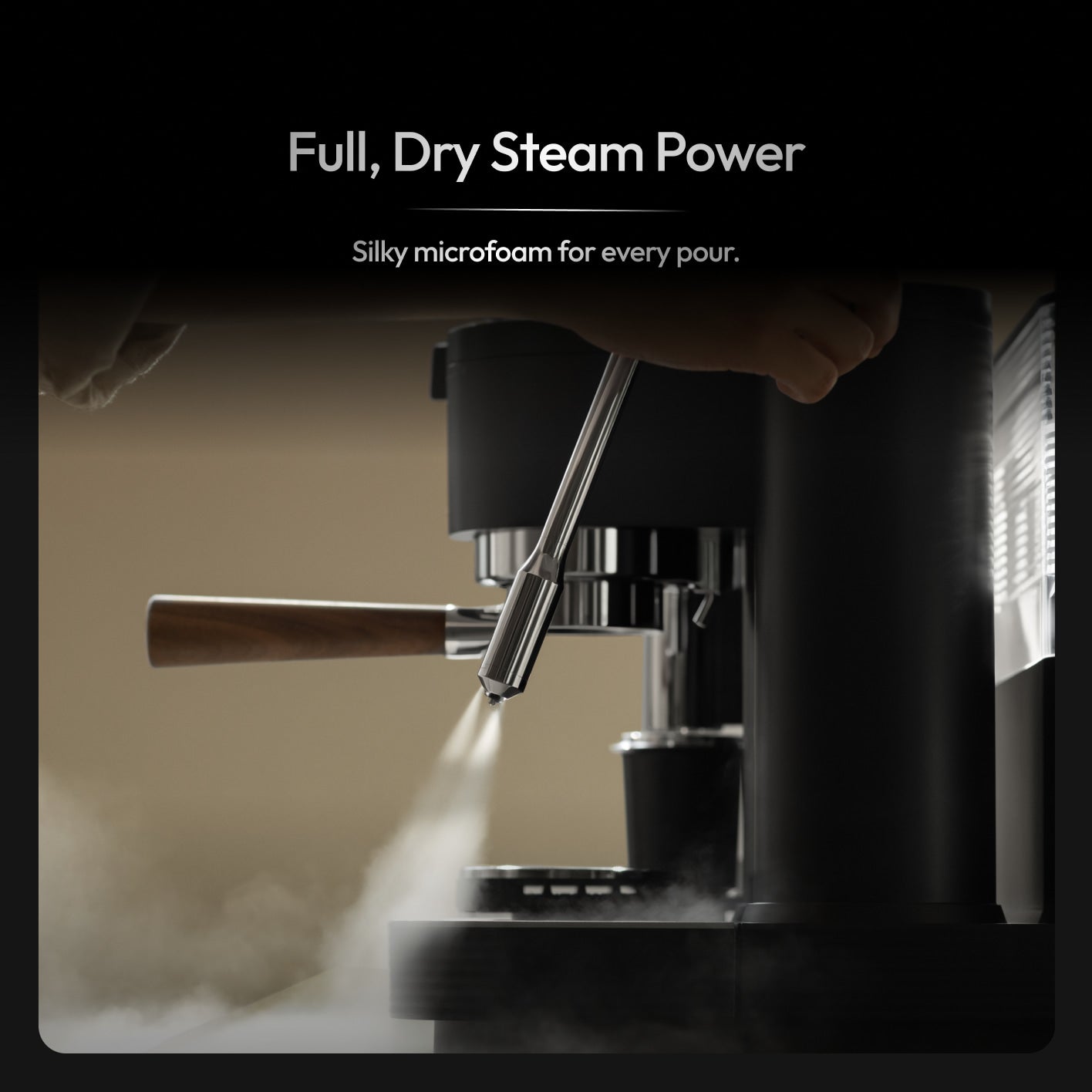 Steam wand releasing powerful dry steam for silky milk microfoam on the Meraki espresso machine
